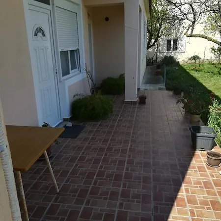 Nena Apartman