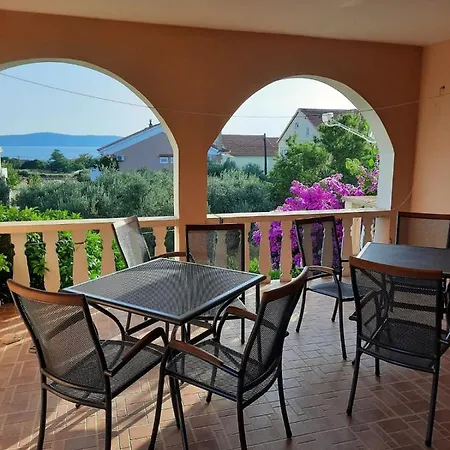 Nena Apartman